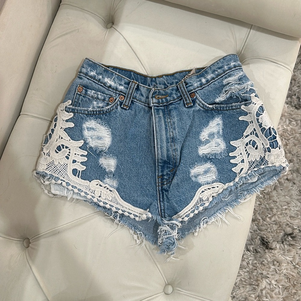 new LF Furst of a Kind ༄ Upcycled Vintage Levi's® ༄ Lace Cut Off Jeans Shorts ༄